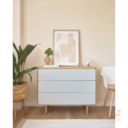 Комод Anielle из массива ясеня с тремя ящиками 98,9 x 78 см Комод Anielle из массива ясеня с тремя ящиками 98,9 x 78 см