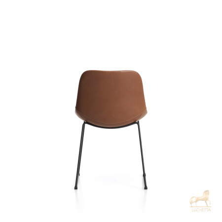 Стул Zahara из коричневой экокожи с черными стальными ножками Стул Zahara из коричневой экокожи с черными стальными ножками