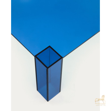Журнальный столик Adularia из синего стекла 140 x 60 Журнальный столик Adularia из синего стекла 140 x 60