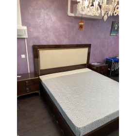 Итальянская спальная группа Eva (кровать сп. место 180*200 + 2 тумб.) фабрики STATUS