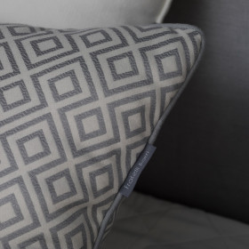 Кияра (Chiara) комплект покрывало с саше и 6 подушками TEXTILE, FRATELLI BARRI